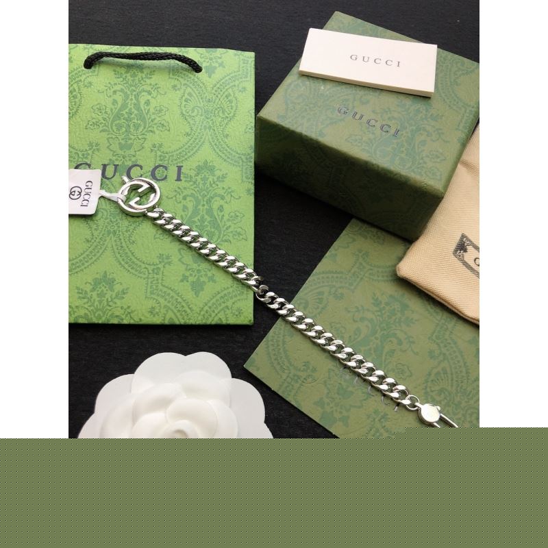 G*u*i bracelets